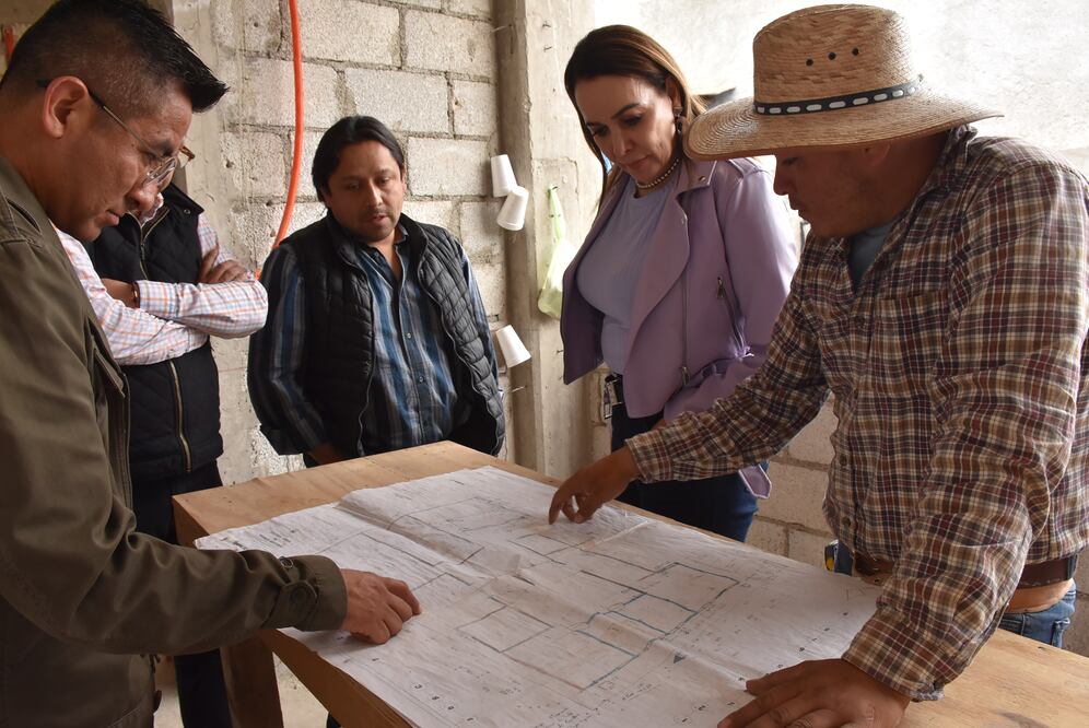 La directora general del Instituto para la Atención de las y los Adultos Mayores del Estado de Hidalgo (IAAMEH), Penélope Apodaca, supervisó la construcción del nuevo Centro Gerontológico Integral