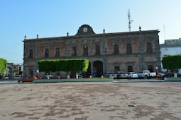 Mueven bases de taxis y modifican sentidos viales por reingeniería en Ixmiquilpan