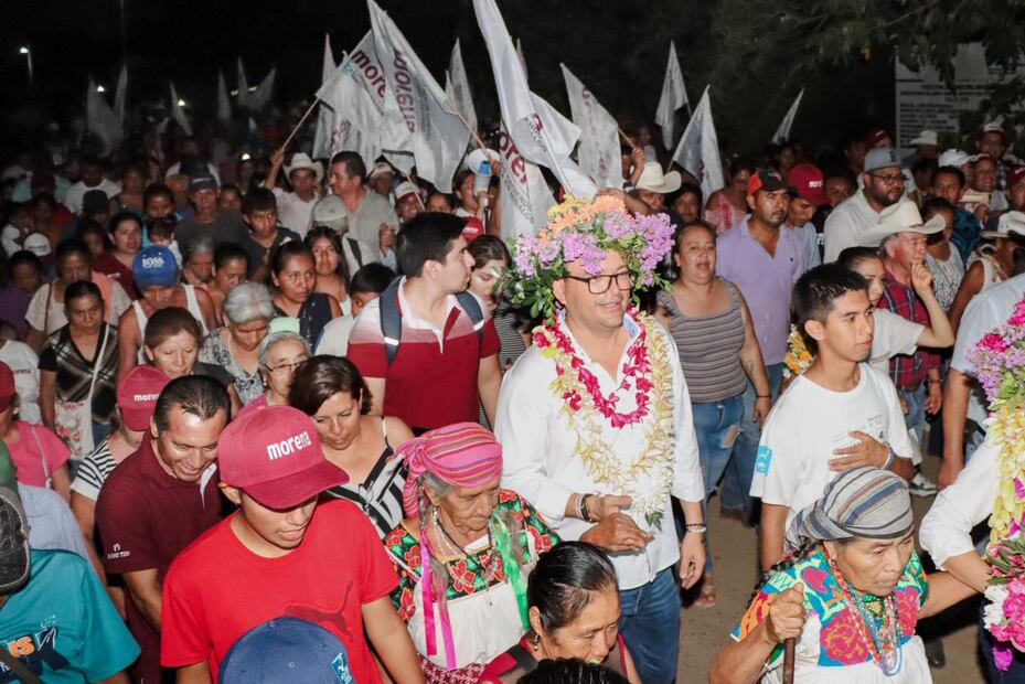 Julián Nochebuena y Doralicia Martínez se comprometieron a impulsar proyectos de infraestructura, salud y desarrollo rural en la Huasteca hidalguense.