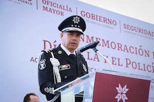Julio Menchaca entrega equipamiento y apoyos a corporaciones de seguridad en Hidalgo