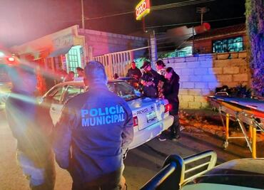 Policía de Mineral de la Reforma asiste parto de emergencia en taxi