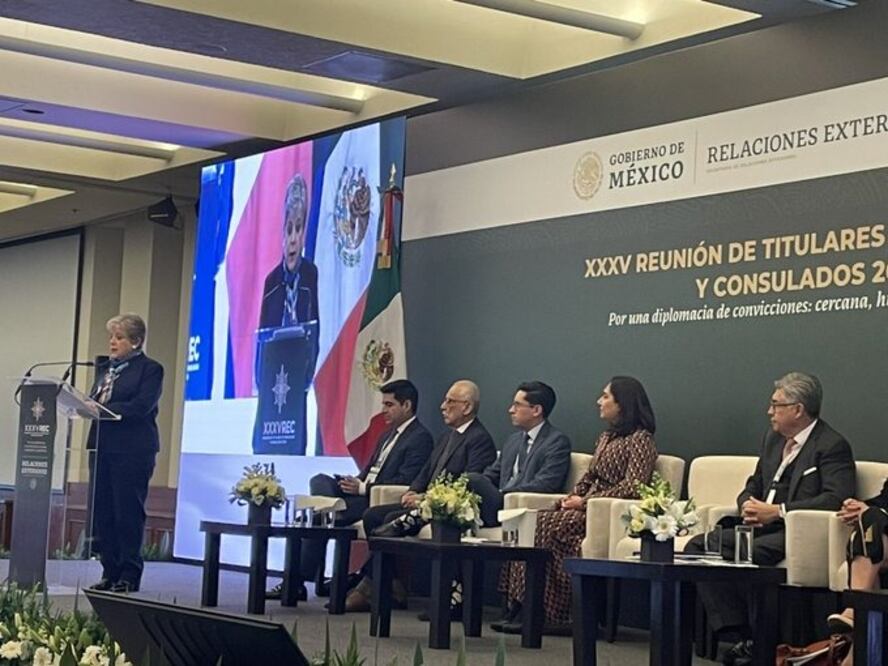 Omar Fayad XXXV participó en la reunión de titulares de embajadas y consulados mexicanos. Foto: Especial