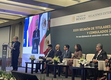 Omar Fayad regresó a México este lunes para la XXXV reunión de titulares de embajadas y consulados mexicanos.