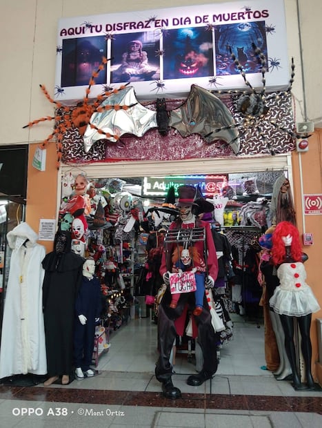 Día de Muertos impulsa ventas en el Centro Histórico de Pachuca | Foto: Ricardo Calleja