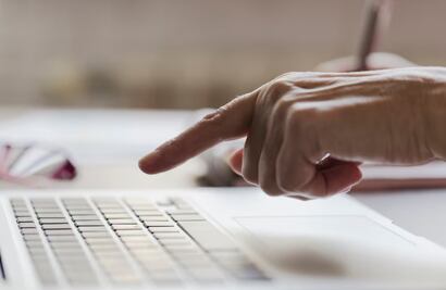 ¿Cuál es la manera correcta de apagar tu laptop?