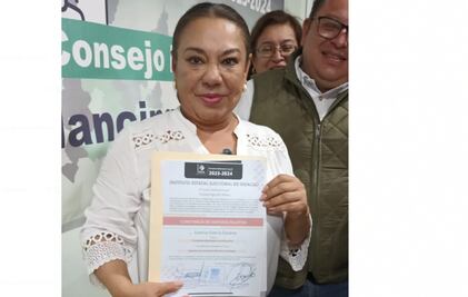 Recibe constancia de mayoría Lorena García