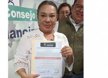 Recibe constancia de mayoría Lorena García