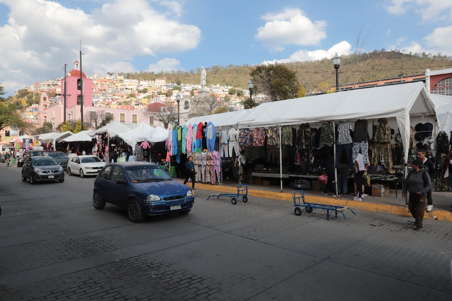Sin fecha definida para reubicar a comerciantes de Plaza Constitución en Pachuca | Foto: Luis Soriano