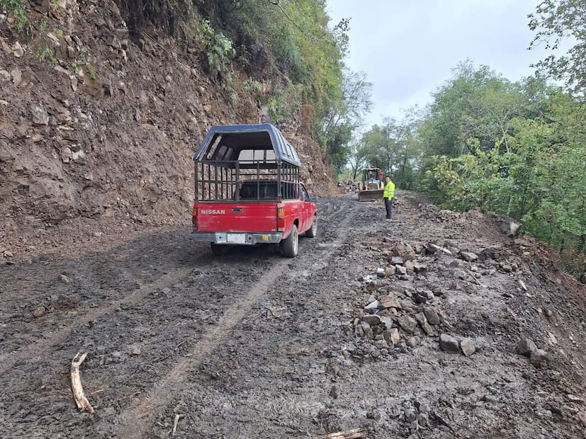 Desde las primeras horas de este sábado se reportaron deslaves en el municipio de Tenango I Foto: Especial