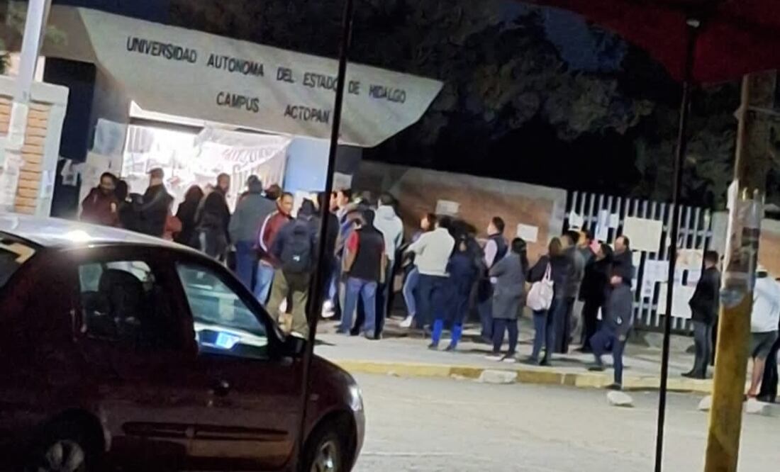 Facebook: 
ESAc Movimiento Estudiantil