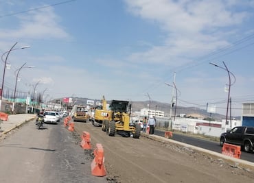 Obras viales en Acatlán-Jaltepec y Tulancingo generan congestionamiento vehicular