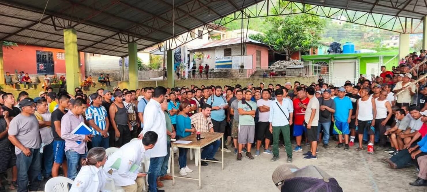 Esta no es la primera vez que autoridades municipales enfrentan conflictos en Santa Teresa; en abril pasado se reportaron manifestaciones similares debido a la falta de servicios básicos y la inseguridad.