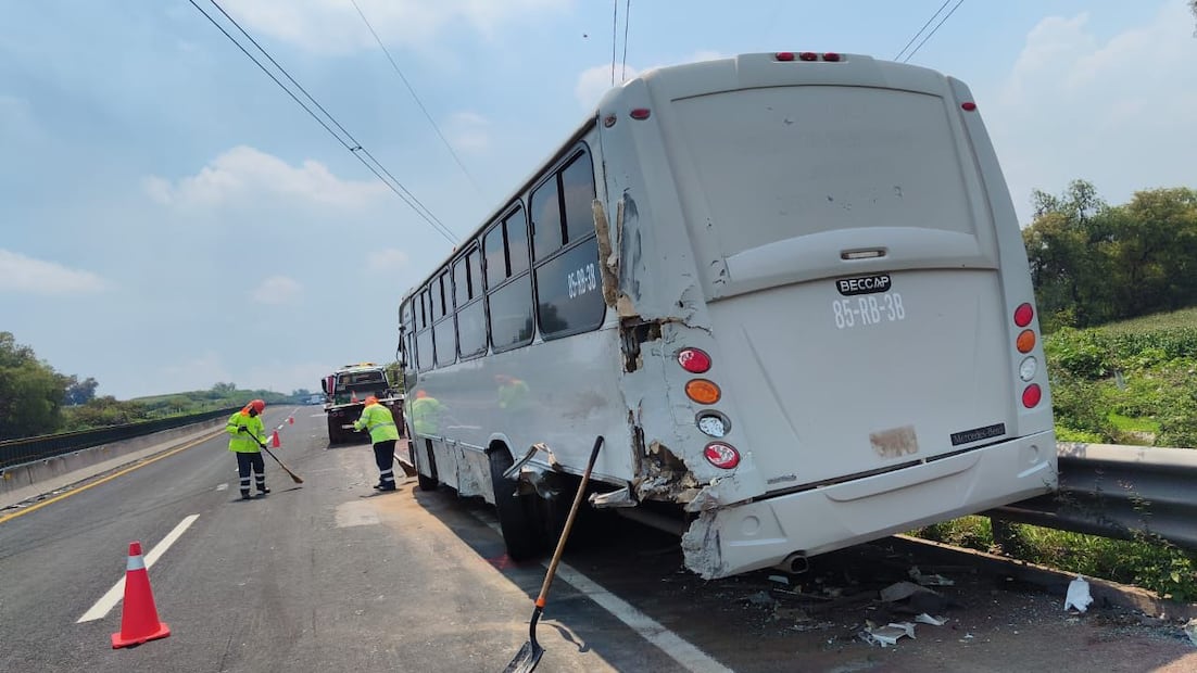 Muere operador de tráiler tras aparatoso accidente en el Arco Norte; circulación colapsó por más de ocho horas | Foto: especial