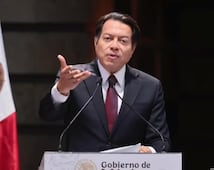 Mario Delgado anuncia aumento salarial de 9% a maestros; Sheinbaum reconoce alza y dice que "ojalá fuera el doble" 