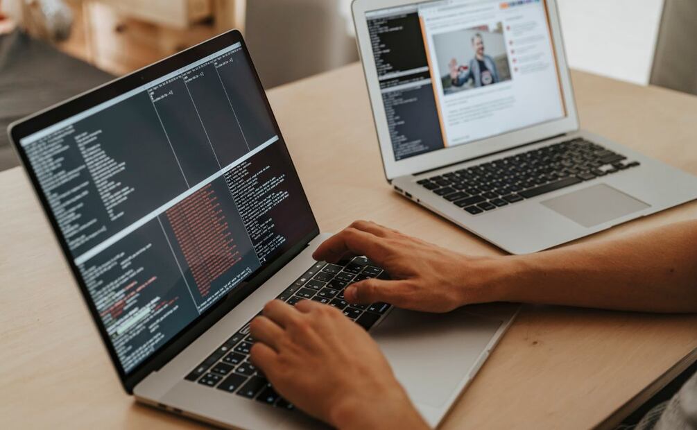 Aprende sobre IA y programación con convocatoria gratuita de Oracle | Foto: Pexels