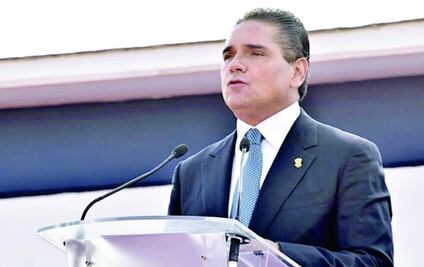 Caen 4 exfuncionarios de Silvano Aureoles; consideran prófugo al exgobernador de Michoacán