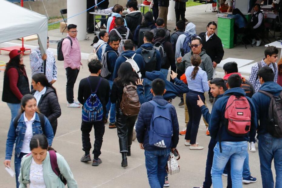 Anuncian vacantes en la administración pública para egresados universitarios || Foto: Luis Soriano