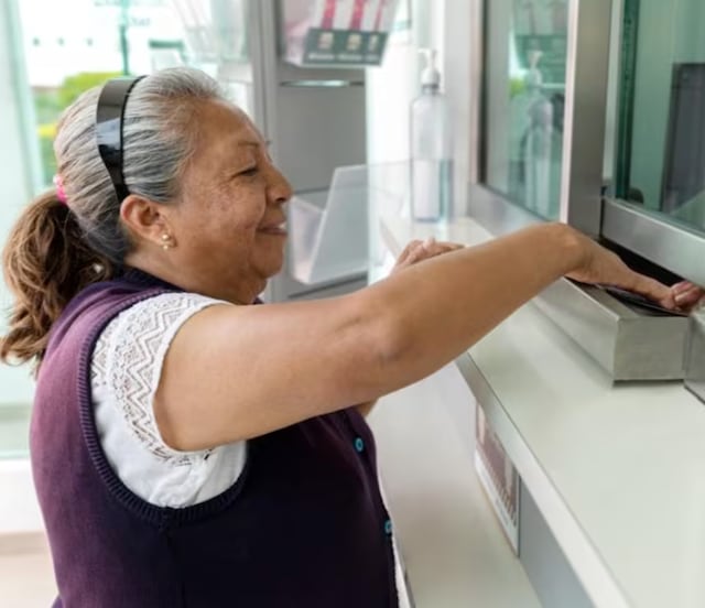 Apoyos de gobierno, la forma en que 7 de cada 10 personas adultas en México prevé cubrir su vejez, revela encuesta