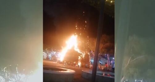VIDEO: Amargo regalo; se incendia árbol de navidad en Chilcuautla