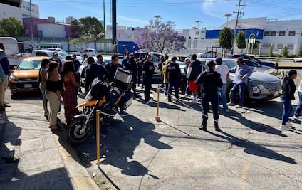 Trifulca entre locatarios y ambulantes de FOIDEH en San Carlos deja ocho detenidos