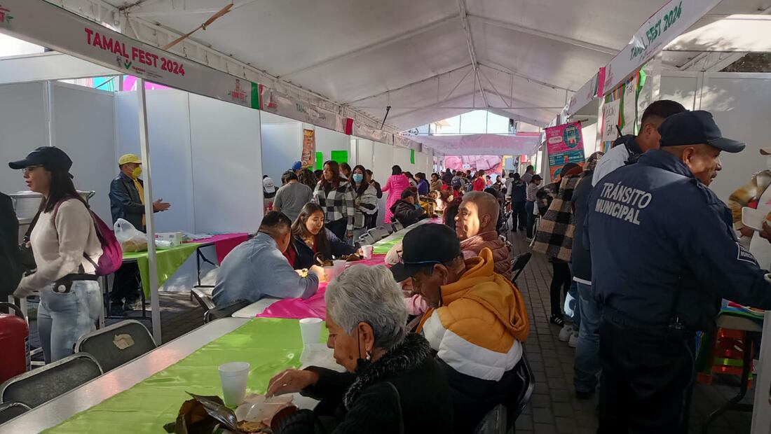 Flora Huerta se corona con su exquisito tamal de huitlacoche | Foto: Grisel Lira