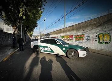 Hallan cuerpo de hombre "colgado" de puente Metro Pantitlán