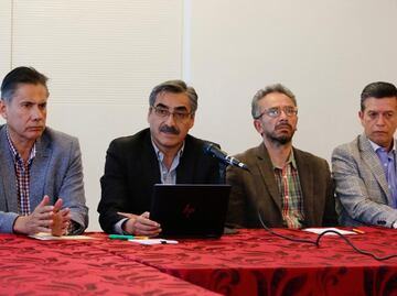 Rector de la UAEH lo niega todo