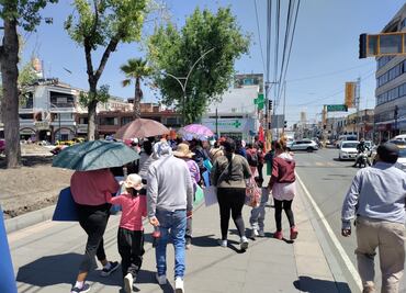 Cerca de 150 personas exigen agua manifestándose en Tizayuca