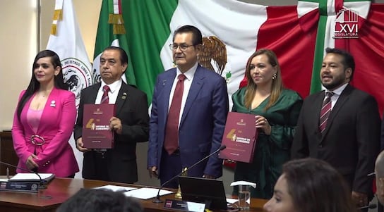 Entrega secretario de Gobierno cuarto informe al Congreso local