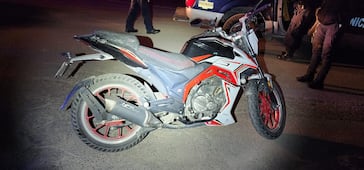 Motocicleta con reporte de robo es recuperada tras infracción vial en Pachuca