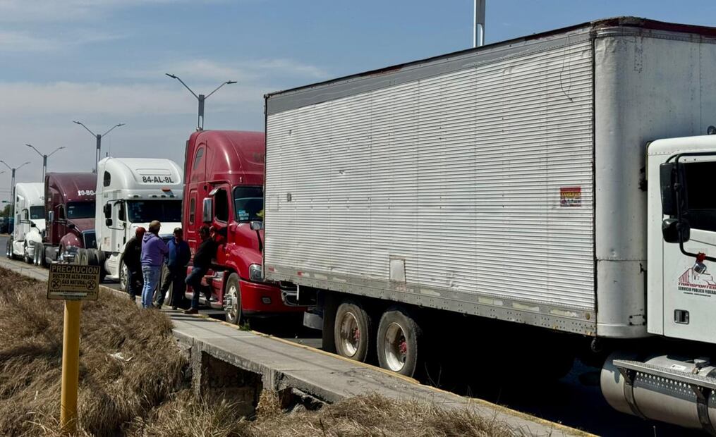 Detención de operadores de tractocamión deriva en protesta de transportistas en Tizayuca | Foto: especial