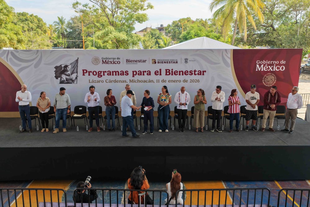 La presidenta Claudia Sheinbaum Pardo, encabeza los "Programas para el Bienestar" desde Lázaro Cárdenas, Michoacán. Foto: Agencia EL UNIVERSAL/ESPECIAL Presidencia/ARMM