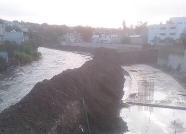Tula en semáforo naranja por crecida del río