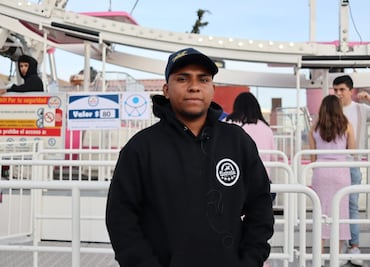 Entre luces y amistad, así es trabajar en la rueda de la fortuna