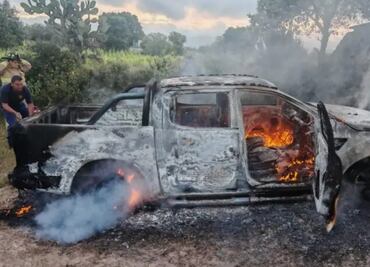 Hallan cuerpo con huellas de violencia junto a vehículo incendiado en Santiago de Anaya