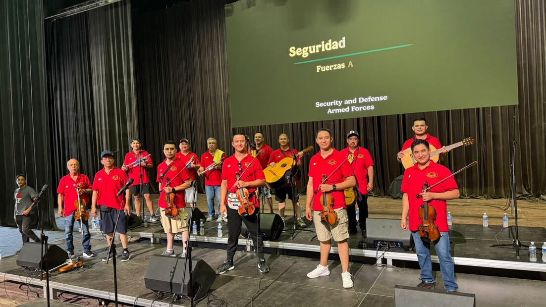 El mariachi Premier de América participó en un evento en Cuba por el Día de la Independencia I. Foto: Especial