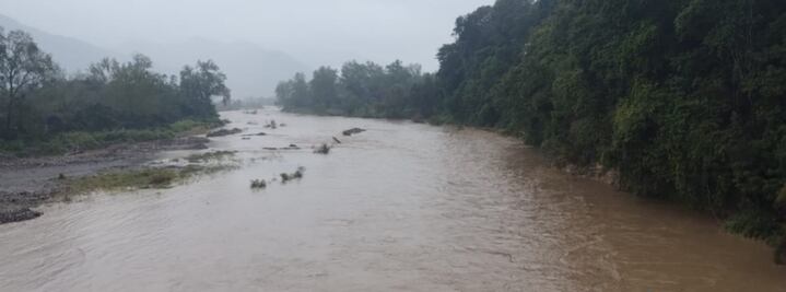Lluvias intensas causan derrumbes y crecida de arroyos en la Huasteca y Otomí-Tepehua