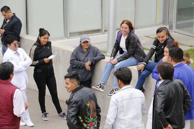 Anuncian vacantes en la administración pública para egresados universitarios