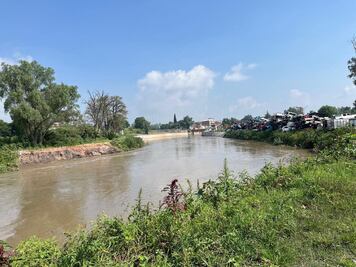 Río Tula se desgaja en las inmediaciones del fraccionamiento Chapultepec