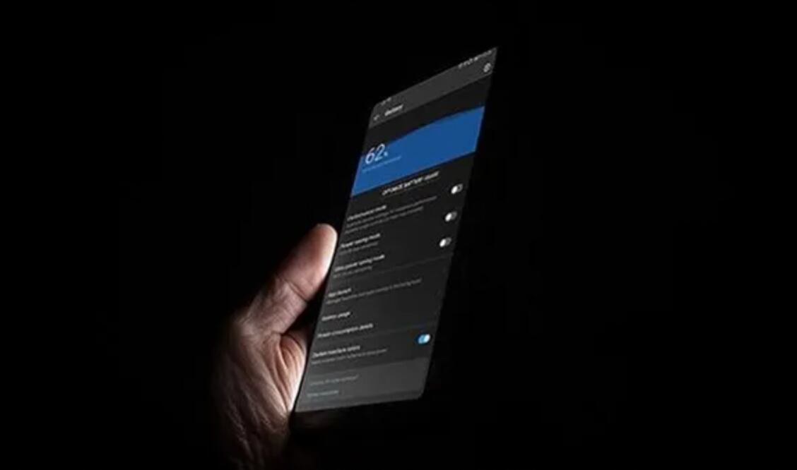 Las ventajas de poner tu teléfono en modo oscuro Foto:Especial