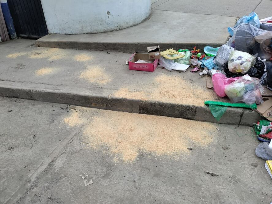 Personal de Bomberos comentó que ninguna persona requirió el traslado a una clínica, pero sí presentaron molestias en el momento.