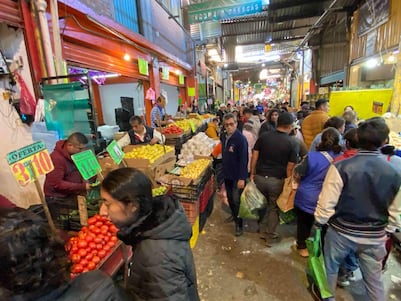Locatarios y usuarios exigen rehabilitación de la Central de Abasto de Pachuca ante deterioro 