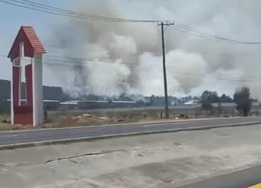 Atienden vulcanos incendio en Las Lajas