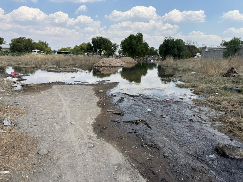 Grave fuga de agua en Fuentes de Tizayuca sigue sin ser atendida | Foto: Javier Quezada