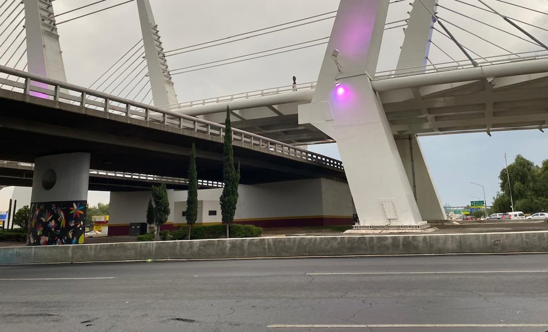 Glorieta 24 horas: el peligro diario de cruzar a pie en Pachuca | Foto: Luis Soriano