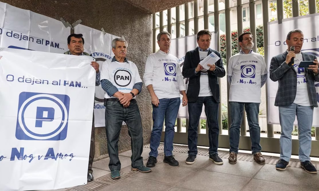 Militantes del PAN exigen que Marko Cortés renuncié al partido. Foto: Yaretzy Osnaya/EL UNIVERSAL