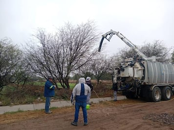 Realizan desazolve en tres municipios de Hidalgo para prevenir inundaciones
