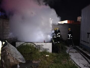 Incendio en predio de Telmex en Pachuca por intento de robo de cableado