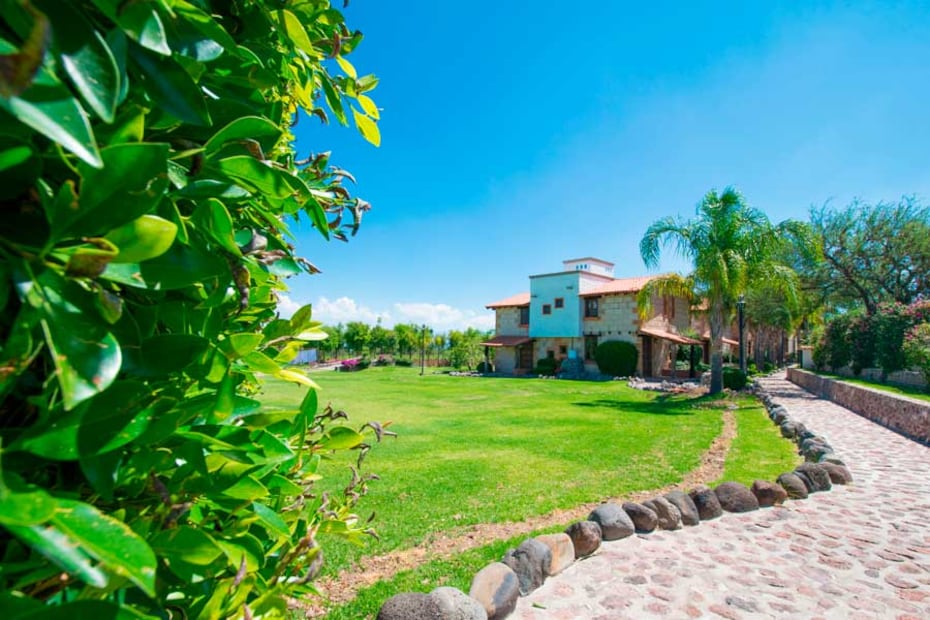 Escápate al Valle del Mezquital: aguas termales y adrenalina en Tecozautla | Foto: https://acuaticolasanimas.com.mx/