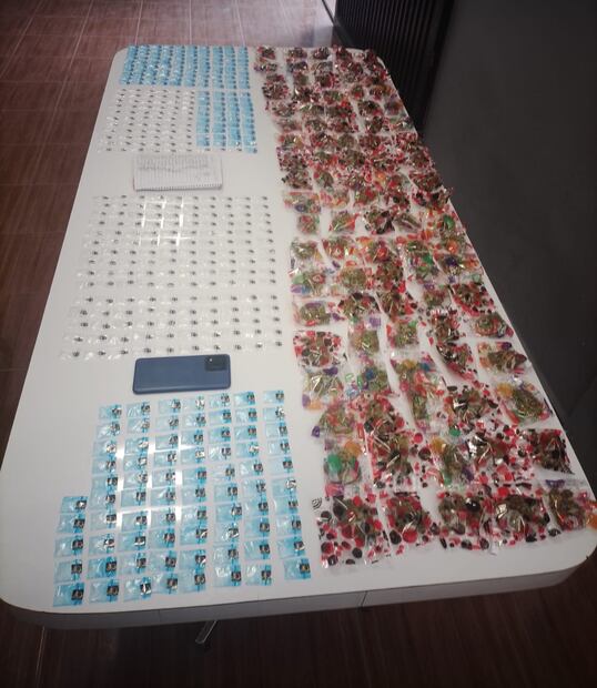 Detienen a mujer con más de 500 paquetes de droga en Ixmiquilpan | Foto: SSPH